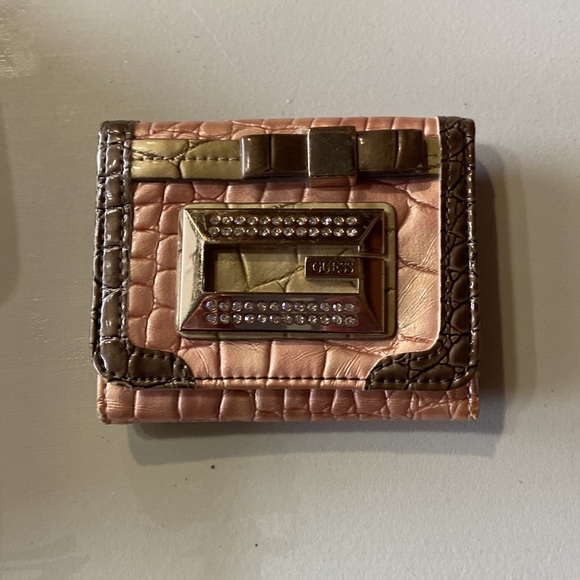 Guess Purse with matching wallet - Picture 5 of 7